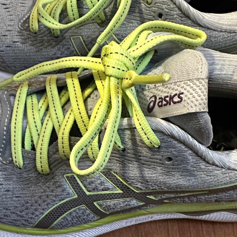 Adidas Women’s Grey and Green Sneakers Size 7 1/2 - Picture 3 of 6